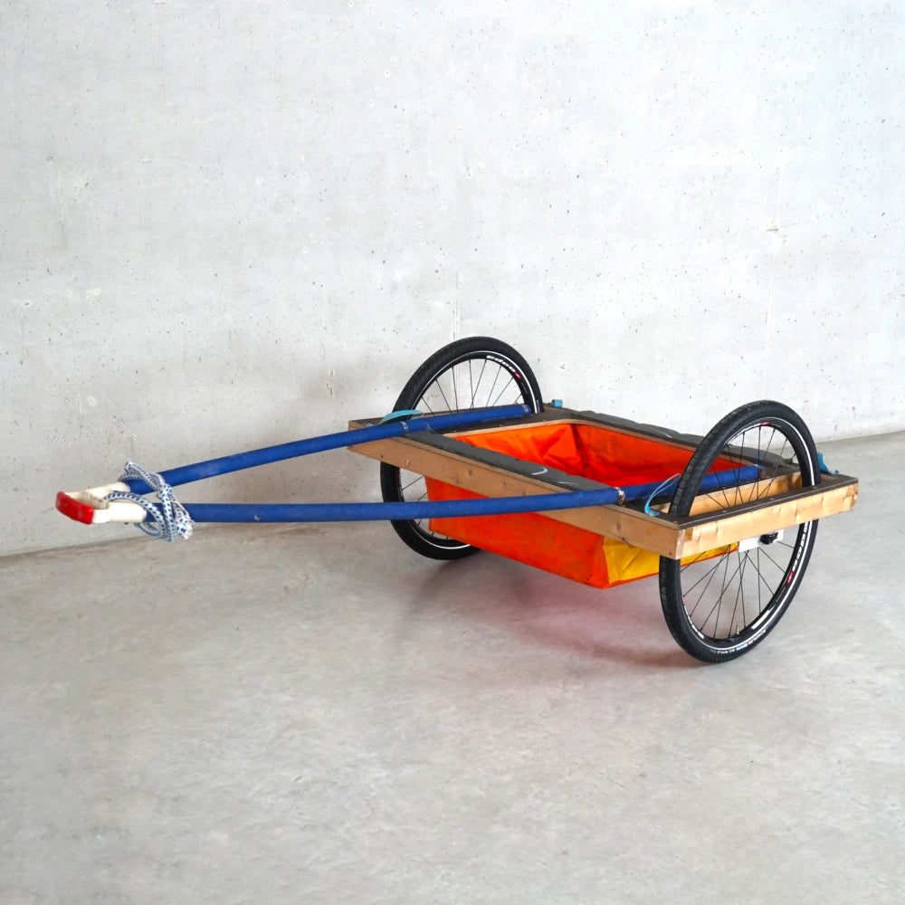 Premier prototype de la remorque à bras et à vélo de reacha